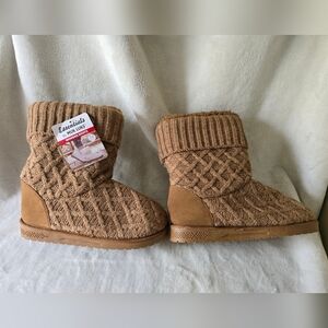 Muk Luks Tan Winter Boots